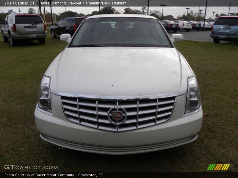 White Diamond Tri-coat / Titanium/Dark Titanium 2010 Cadillac DTS