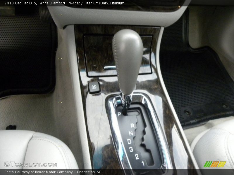 White Diamond Tri-coat / Titanium/Dark Titanium 2010 Cadillac DTS