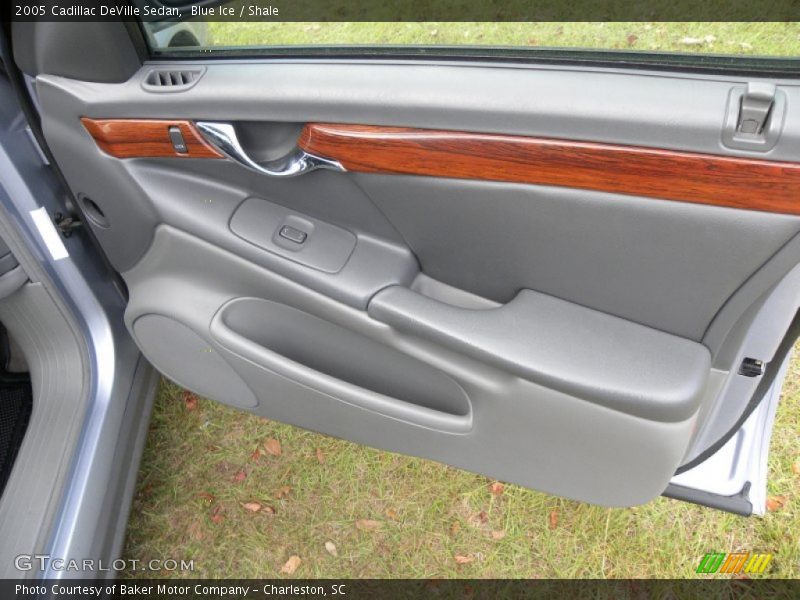 Blue Ice / Shale 2005 Cadillac DeVille Sedan