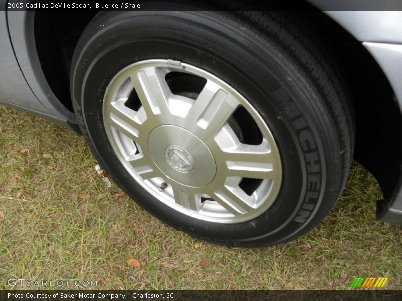 Blue Ice / Shale 2005 Cadillac DeVille Sedan