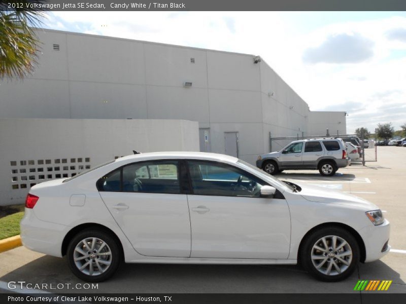 Candy White / Titan Black 2012 Volkswagen Jetta SE Sedan