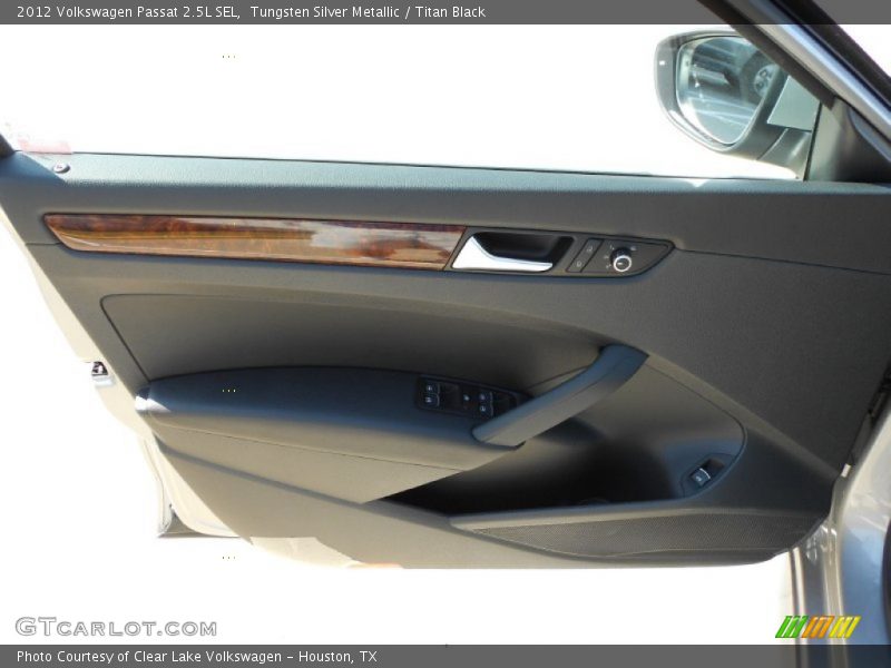 Tungsten Silver Metallic / Titan Black 2012 Volkswagen Passat 2.5L SEL