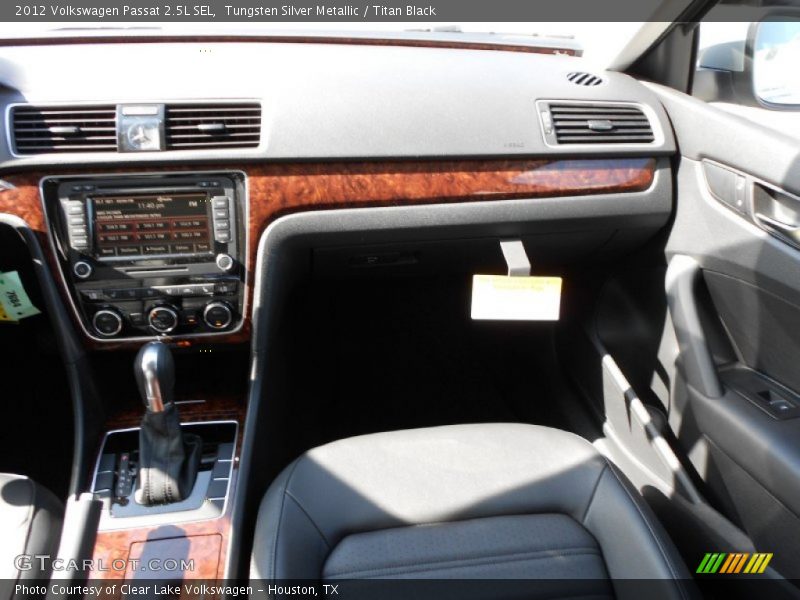 Tungsten Silver Metallic / Titan Black 2012 Volkswagen Passat 2.5L SEL