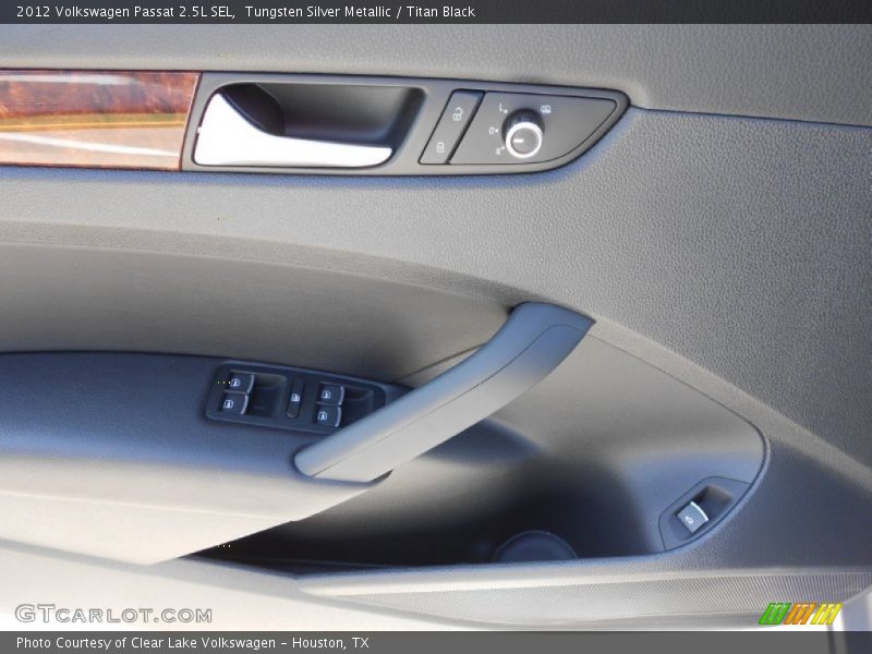 Tungsten Silver Metallic / Titan Black 2012 Volkswagen Passat 2.5L SEL