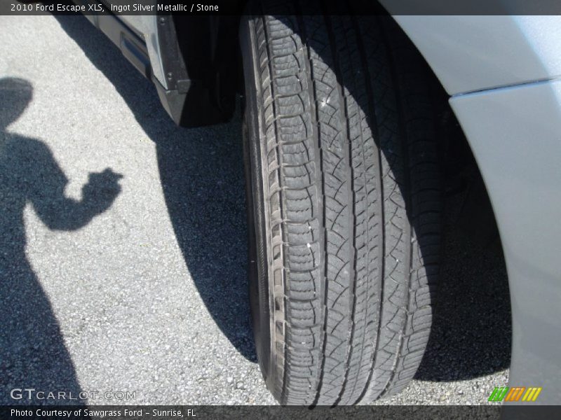 Ingot Silver Metallic / Stone 2010 Ford Escape XLS