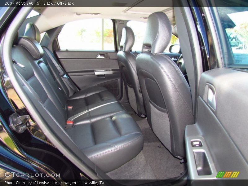  2007 S40 T5 Off-Black Interior