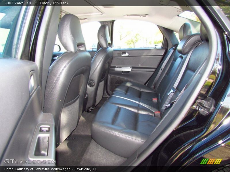  2007 S40 T5 Off-Black Interior