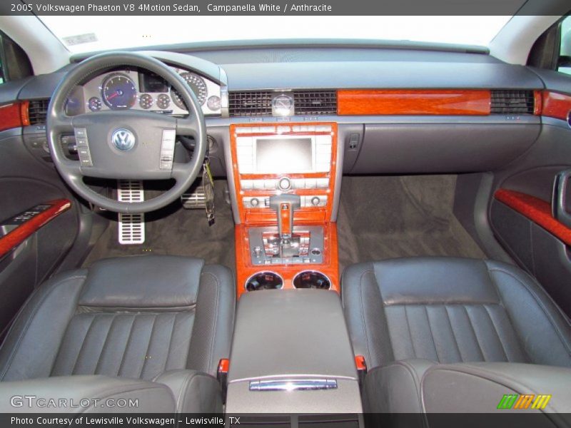 Dashboard of 2005 Phaeton V8 4Motion Sedan