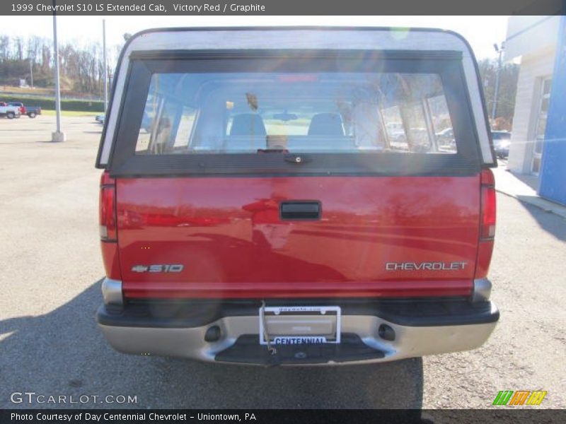 Victory Red / Graphite 1999 Chevrolet S10 LS Extended Cab