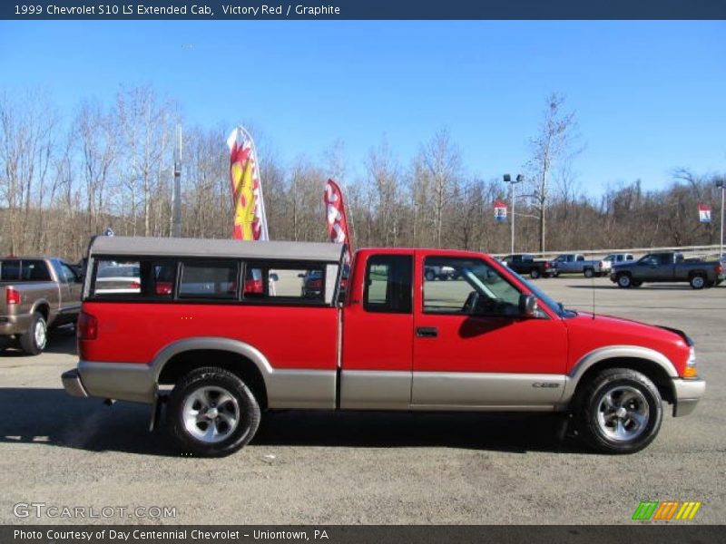 Victory Red / Graphite 1999 Chevrolet S10 LS Extended Cab