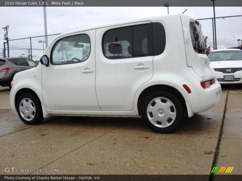 White Pearl / Black 2010 Nissan Cube 1.8 S