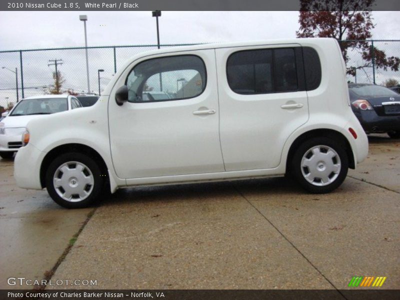 White Pearl / Black 2010 Nissan Cube 1.8 S
