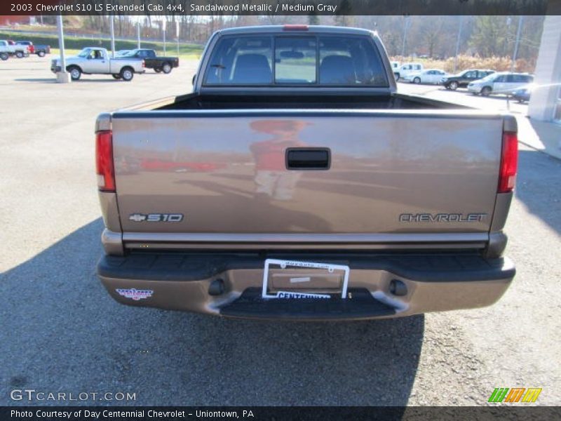 Sandalwood Metallic / Medium Gray 2003 Chevrolet S10 LS Extended Cab 4x4