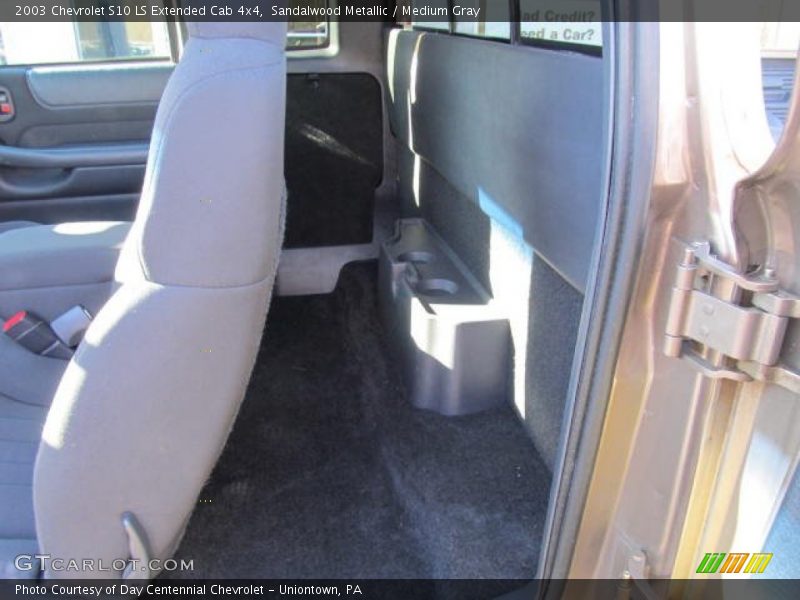 Sandalwood Metallic / Medium Gray 2003 Chevrolet S10 LS Extended Cab 4x4