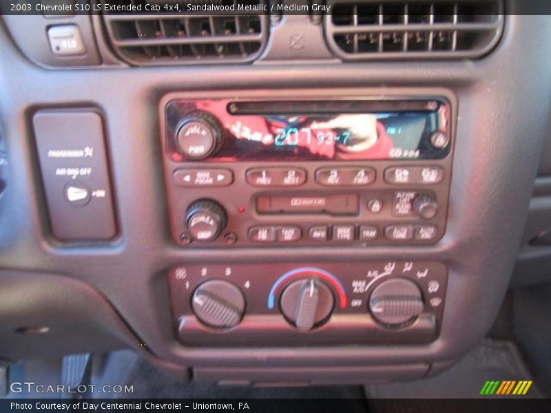 Sandalwood Metallic / Medium Gray 2003 Chevrolet S10 LS Extended Cab 4x4