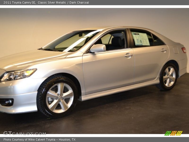 Classic Silver Metallic / Dark Charcoal 2011 Toyota Camry SE
