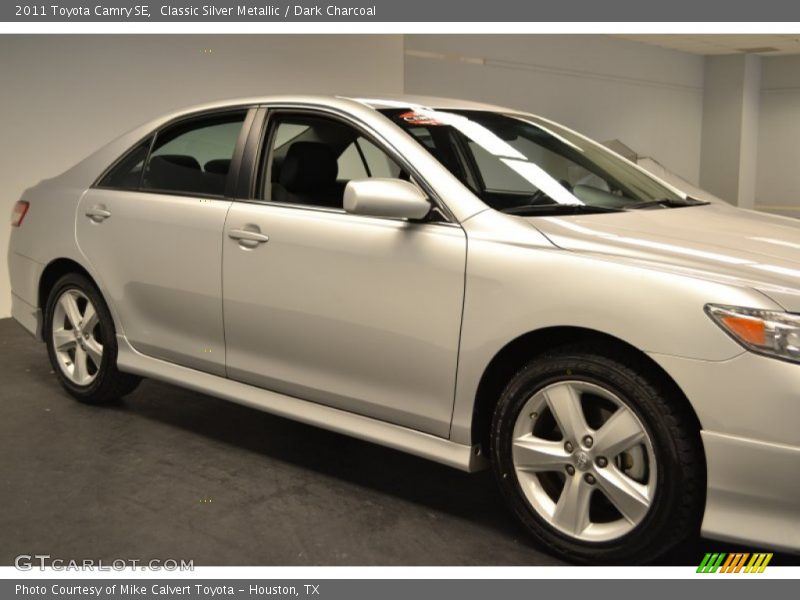 Classic Silver Metallic / Dark Charcoal 2011 Toyota Camry SE