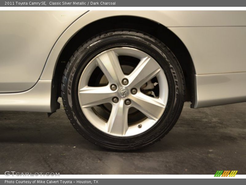 Classic Silver Metallic / Dark Charcoal 2011 Toyota Camry SE