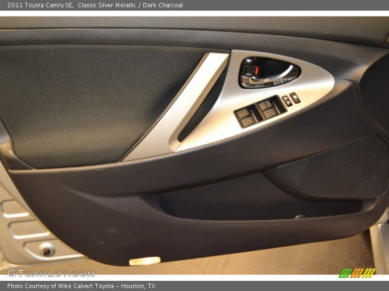 Classic Silver Metallic / Dark Charcoal 2011 Toyota Camry SE