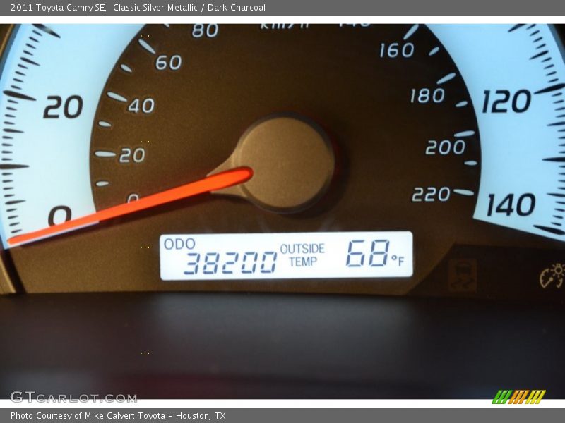 Classic Silver Metallic / Dark Charcoal 2011 Toyota Camry SE