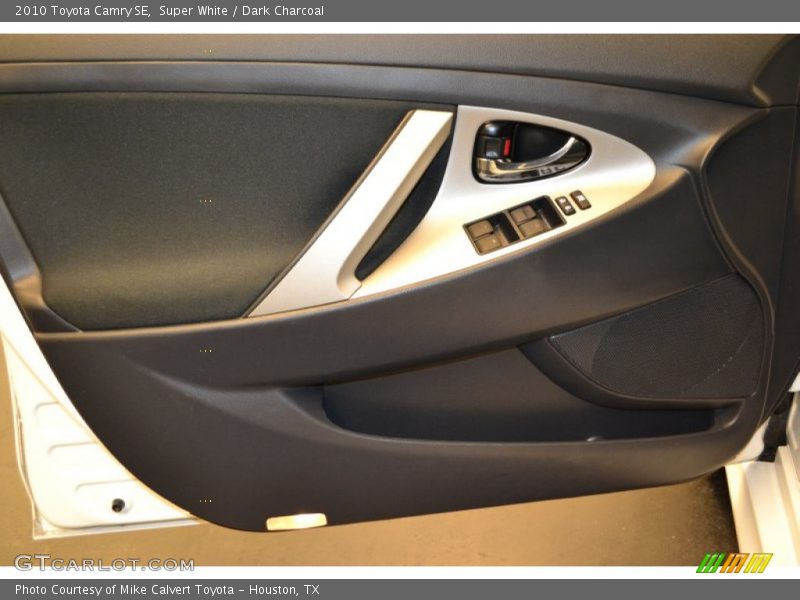 Super White / Dark Charcoal 2010 Toyota Camry SE