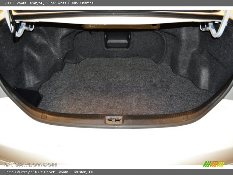 Super White / Dark Charcoal 2010 Toyota Camry SE