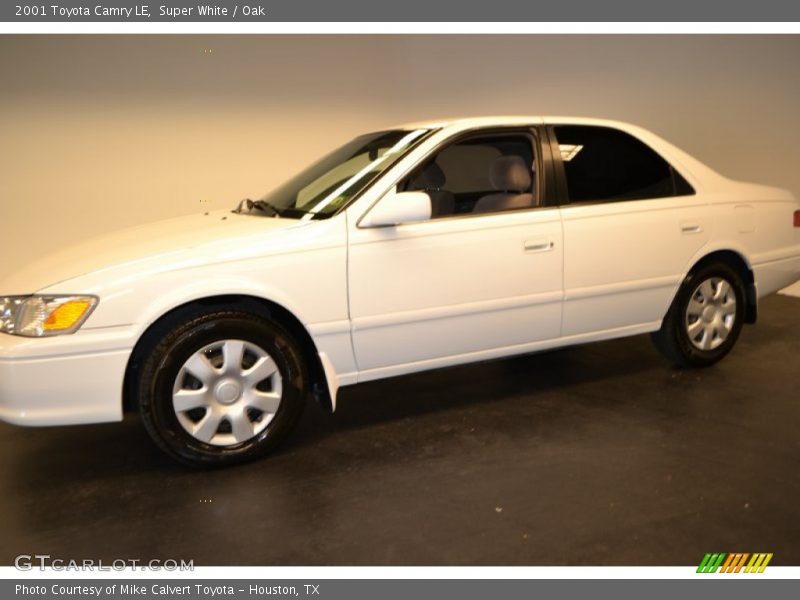 Super White / Oak 2001 Toyota Camry LE