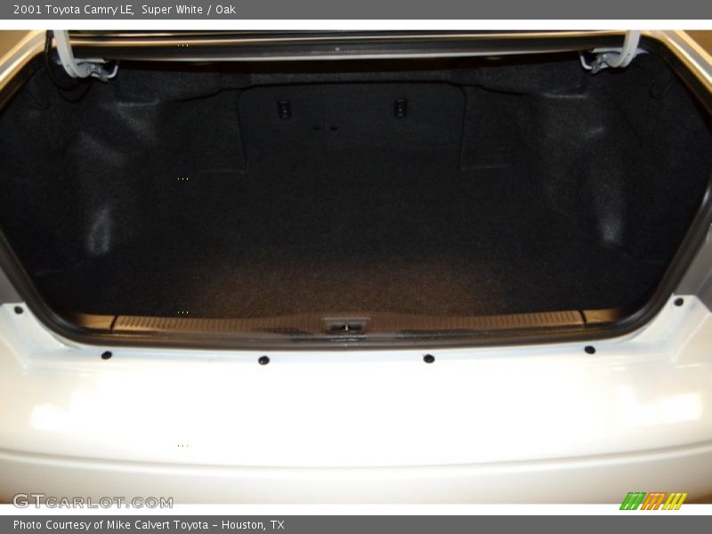 Super White / Oak 2001 Toyota Camry LE