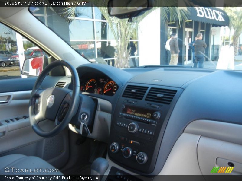 Carbon Flash / Gray 2008 Saturn Outlook XE