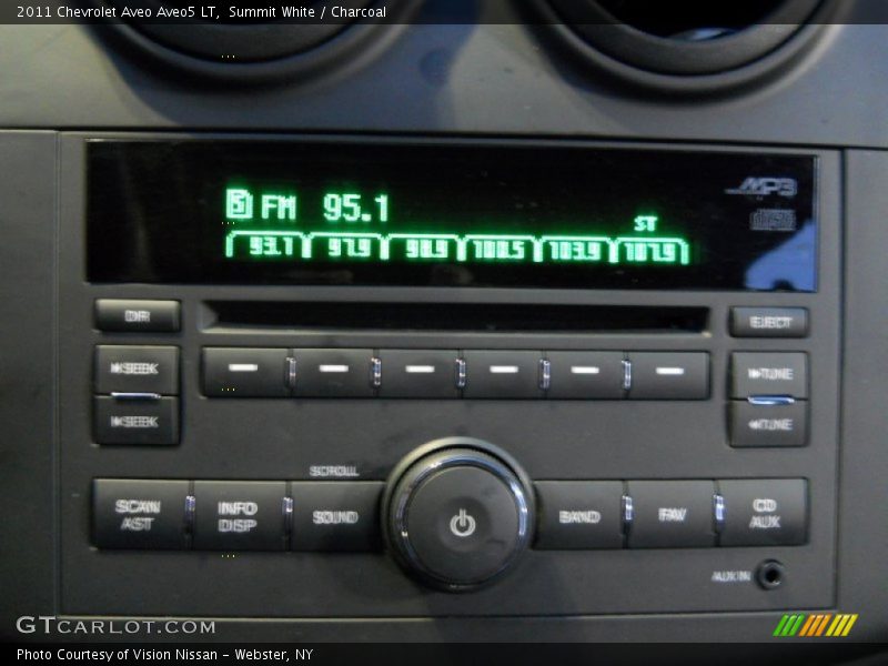 Summit White / Charcoal 2011 Chevrolet Aveo Aveo5 LT