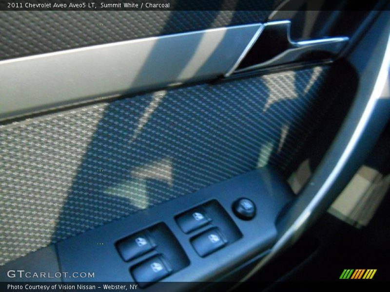 Summit White / Charcoal 2011 Chevrolet Aveo Aveo5 LT