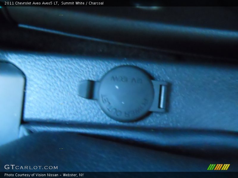 Summit White / Charcoal 2011 Chevrolet Aveo Aveo5 LT