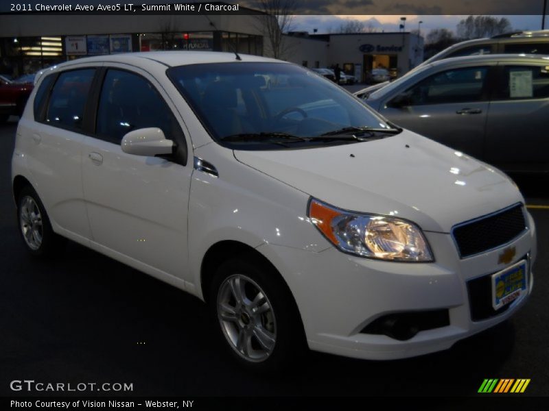 Summit White / Charcoal 2011 Chevrolet Aveo Aveo5 LT
