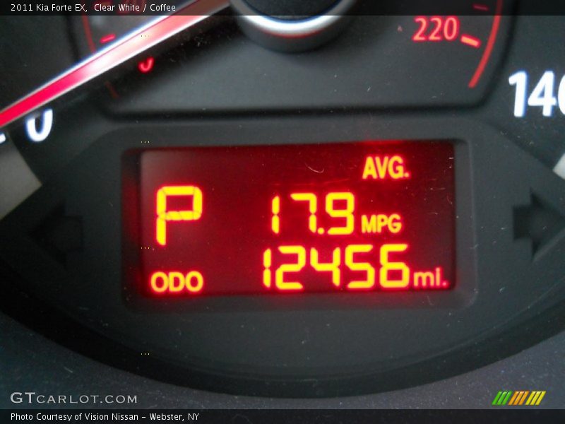 Clear White / Coffee 2011 Kia Forte EX