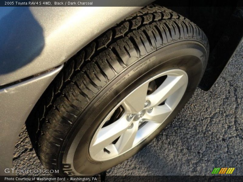 Black / Dark Charcoal 2005 Toyota RAV4 S 4WD