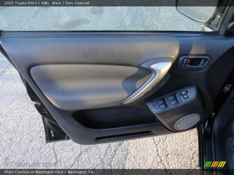 Black / Dark Charcoal 2005 Toyota RAV4 S 4WD