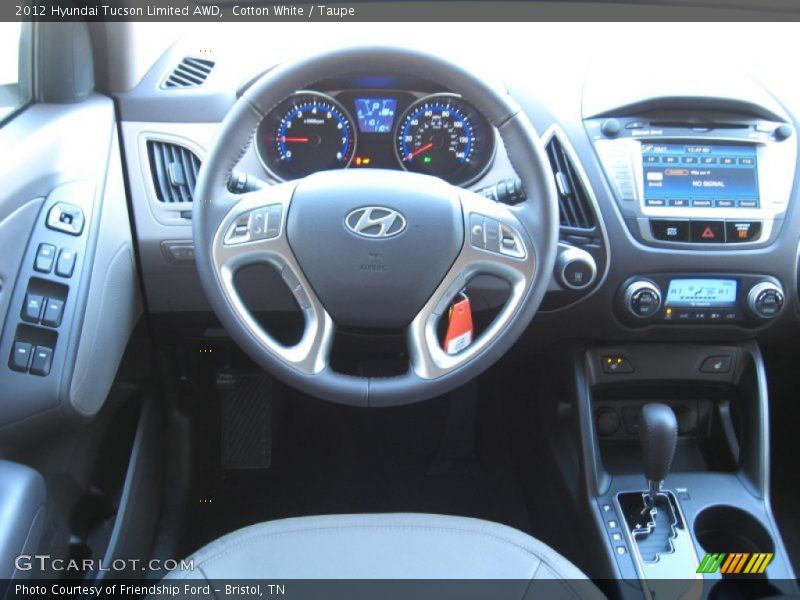 Dashboard of 2012 Tucson Limited AWD