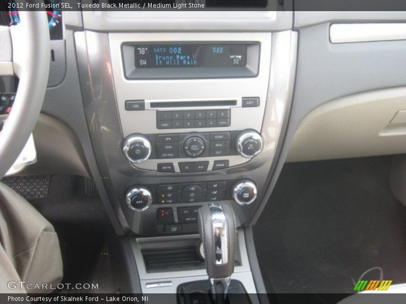 Tuxedo Black Metallic / Medium Light Stone 2012 Ford Fusion SEL