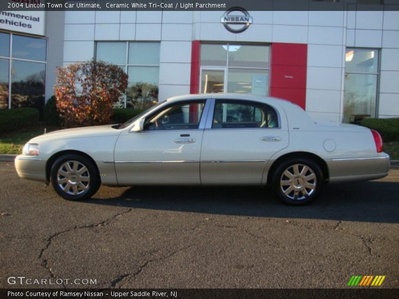 Ceramic White Tri-Coat / Light Parchment 2004 Lincoln Town Car Ultimate