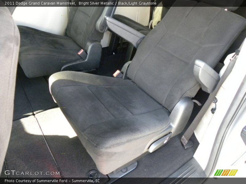 Bright Silver Metallic / Black/Light Graystone 2011 Dodge Grand Caravan Mainstreet