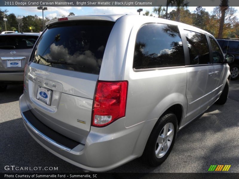 Bright Silver Metallic / Black/Light Graystone 2011 Dodge Grand Caravan Mainstreet