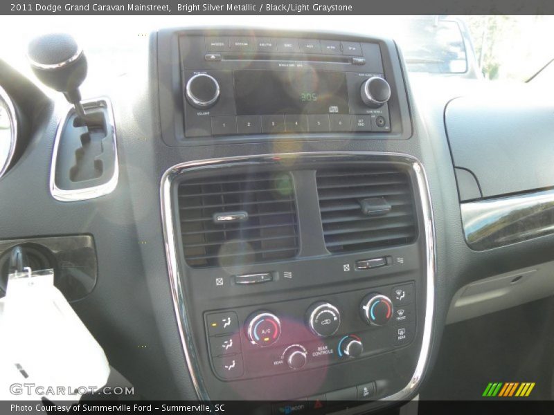 Bright Silver Metallic / Black/Light Graystone 2011 Dodge Grand Caravan Mainstreet