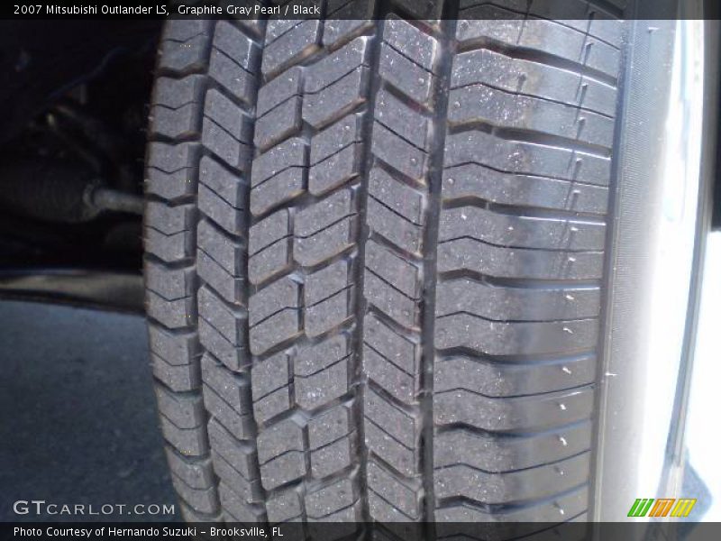 Graphite Gray Pearl / Black 2007 Mitsubishi Outlander LS