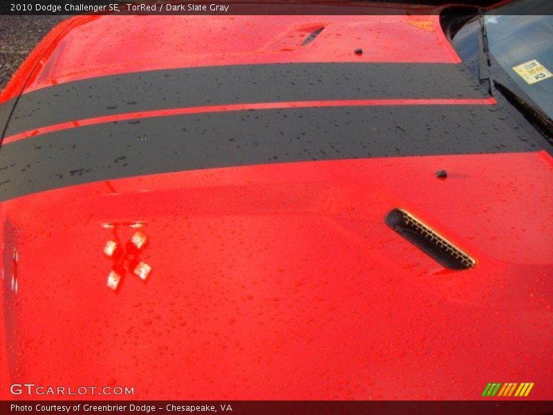 TorRed / Dark Slate Gray 2010 Dodge Challenger SE