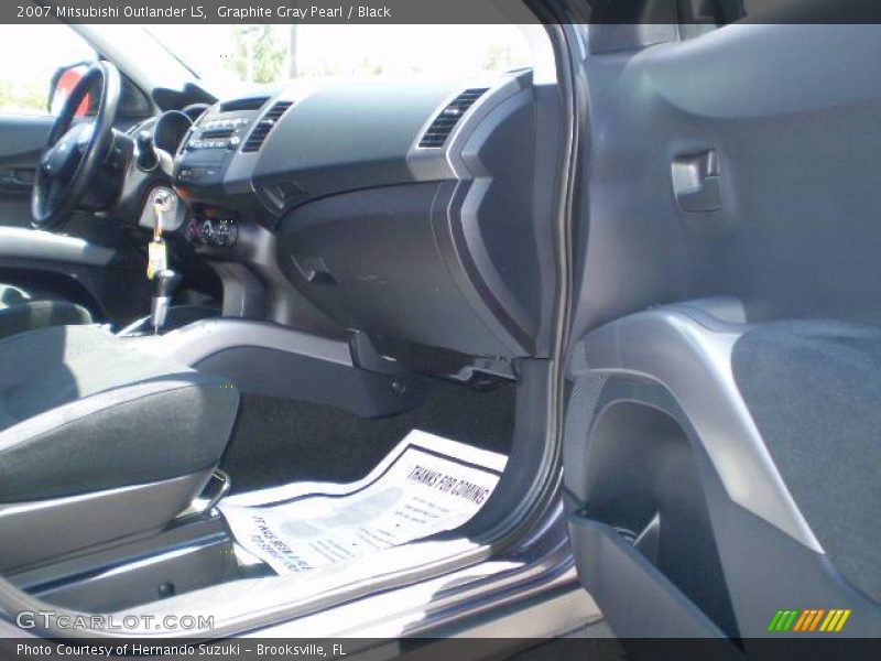 Graphite Gray Pearl / Black 2007 Mitsubishi Outlander LS