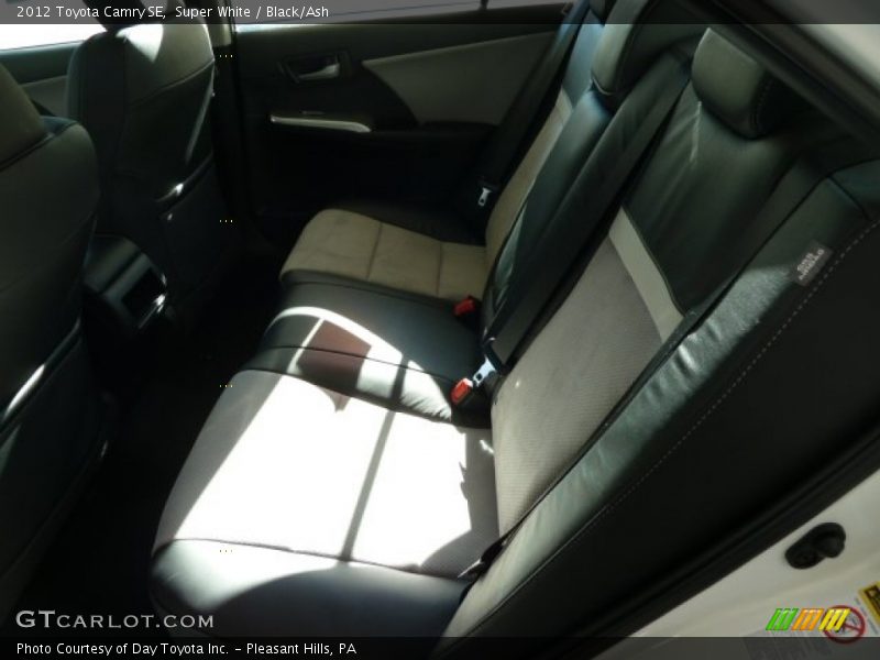 Super White / Black/Ash 2012 Toyota Camry SE