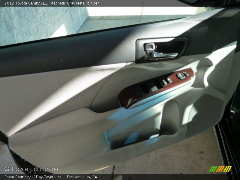 Magnetic Gray Metallic / Ash 2012 Toyota Camry XLE