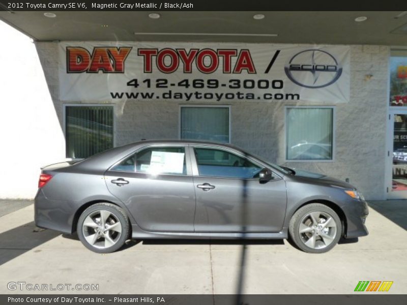 Magnetic Gray Metallic / Black/Ash 2012 Toyota Camry SE V6
