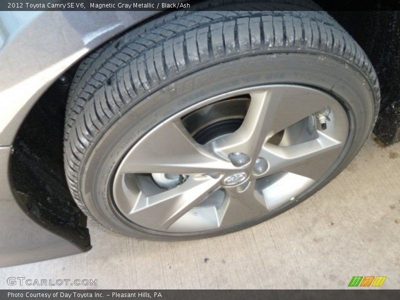 Magnetic Gray Metallic / Black/Ash 2012 Toyota Camry SE V6