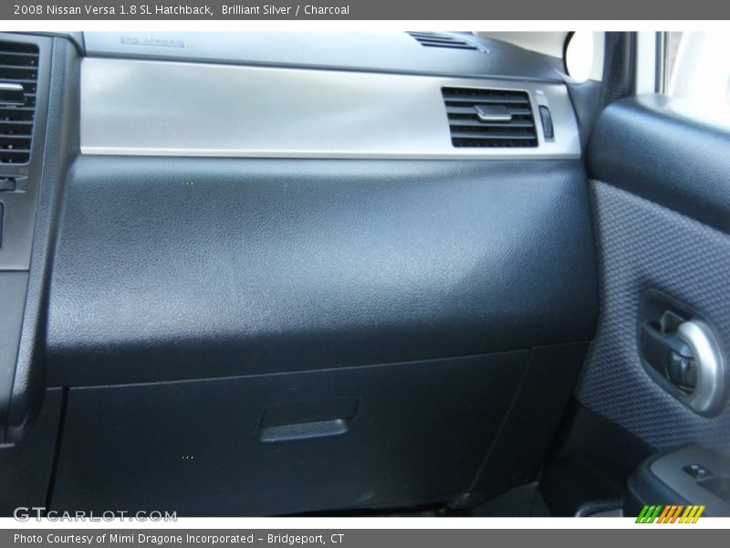 Brilliant Silver / Charcoal 2008 Nissan Versa 1.8 SL Hatchback